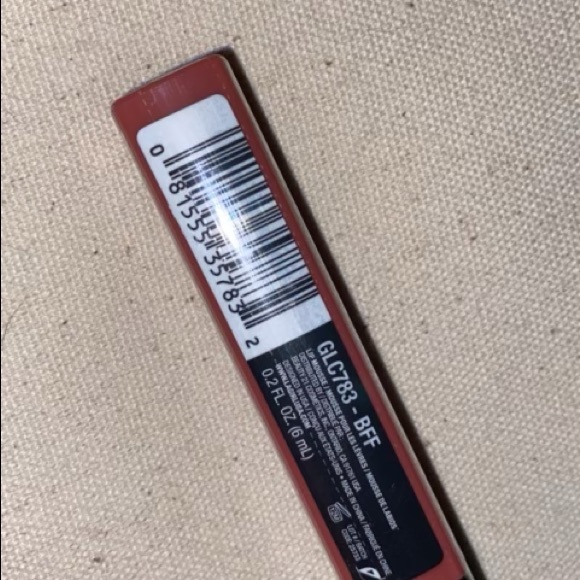 Makeup - Picture 3 of 6